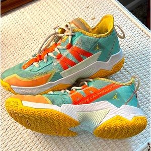 Womens Jordan basketball shoes